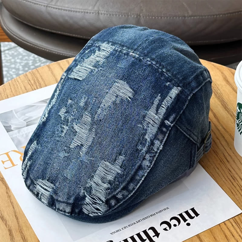 Casquette plate en jean délavé déchiré