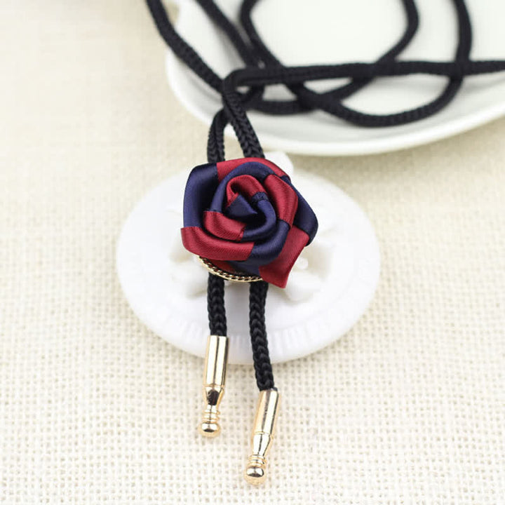Cravate Bolo élégante à pendentif rose bordeaux et bleu marine