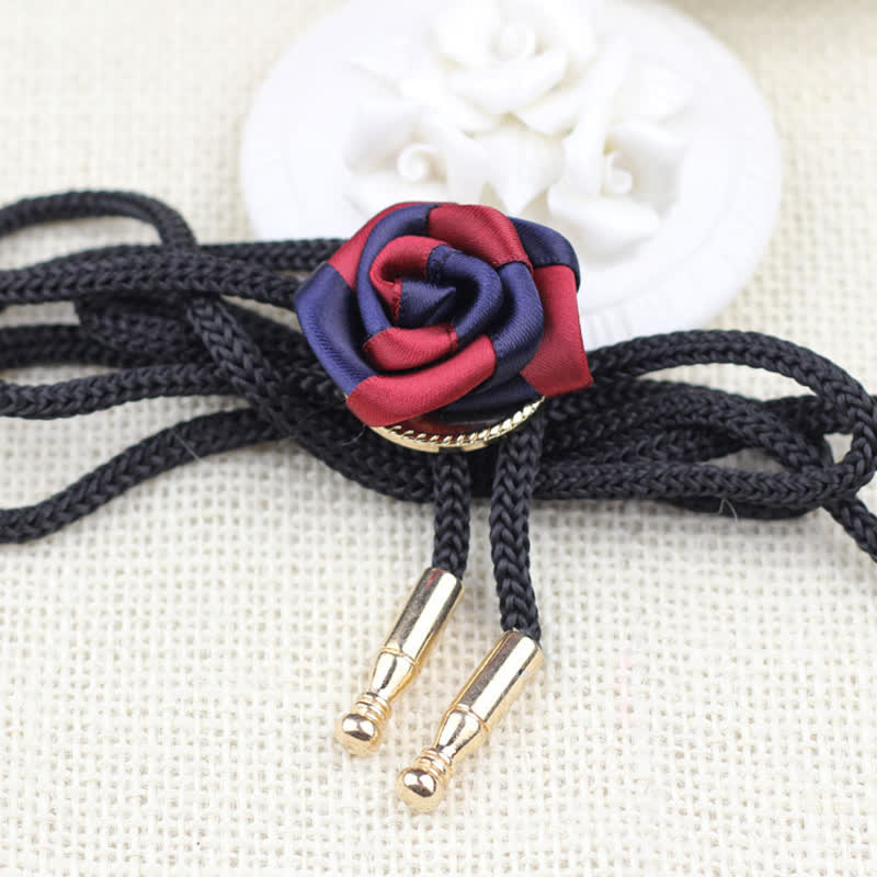 Cravate Bolo élégante à pendentif rose bordeaux et bleu marine