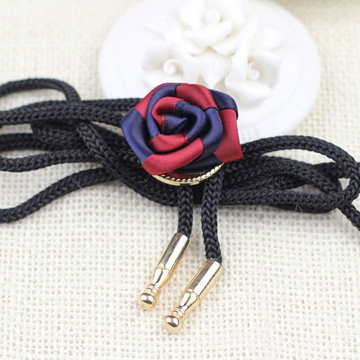 Cravate Bolo élégante à pendentif rose bordeaux et bleu marine