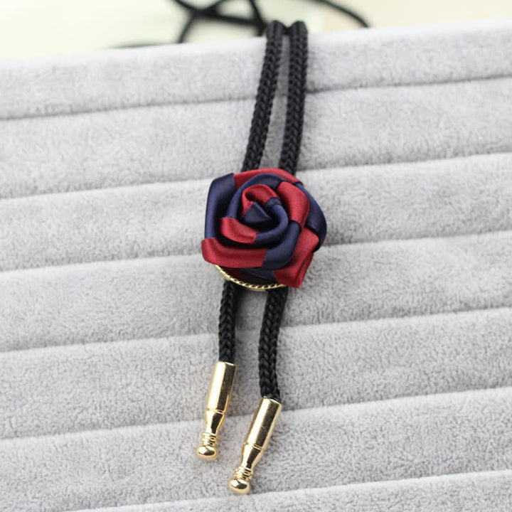 Cravate Bolo élégante à pendentif rose bordeaux et bleu marine