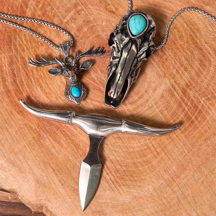 Ensemble de colliers et pendentifs en forme de tête d'élan turquoise avec taureau à longues cornes