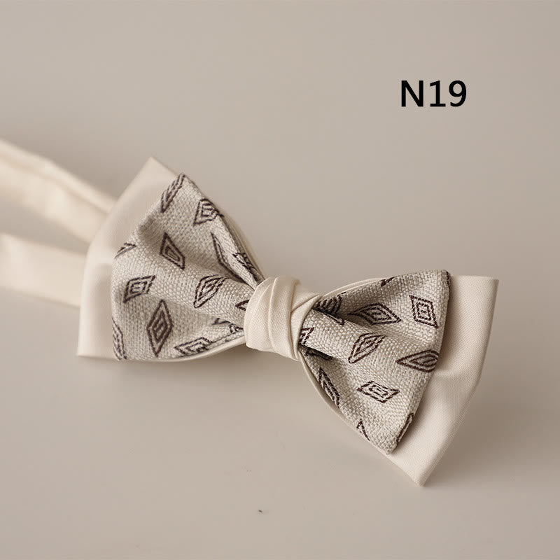 Nœud papillon à bretelles réglables en satin beige à deux canapés