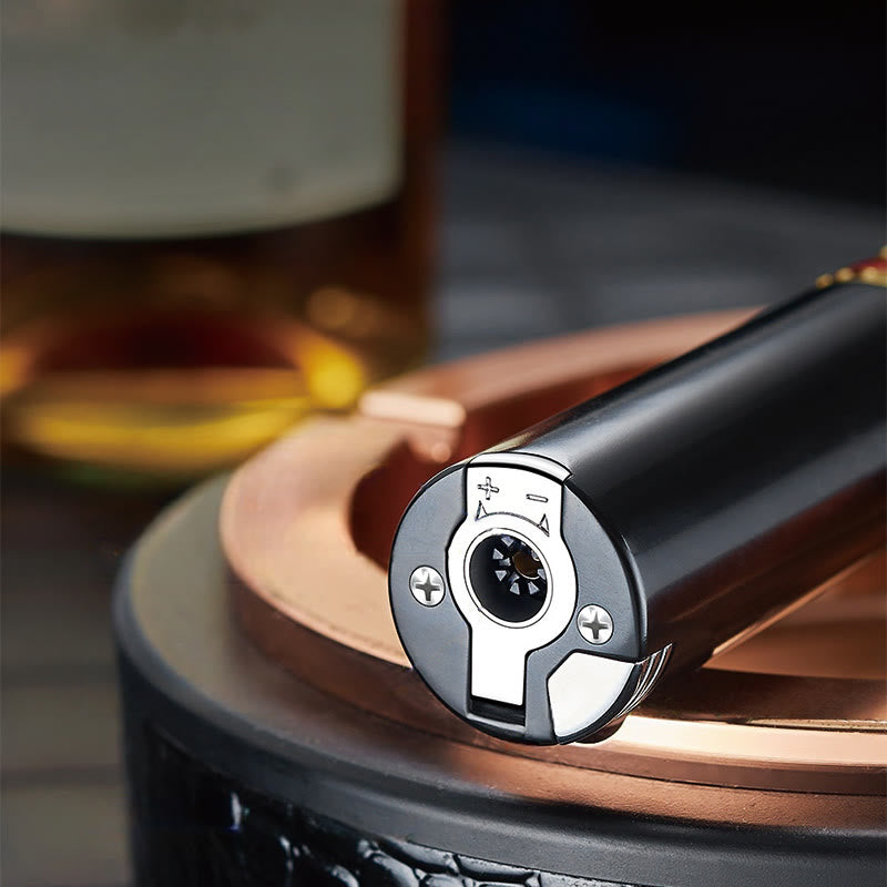 Briquet 3 en 1 à triple brûleur avec perforateur et aiguille à cigares intégrés