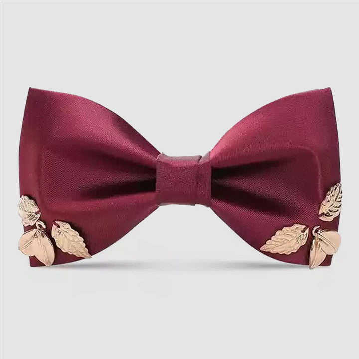 Nœud papillon bordeaux pour homme avec ornements en feuilles métalliques - Style #1 - image 0
