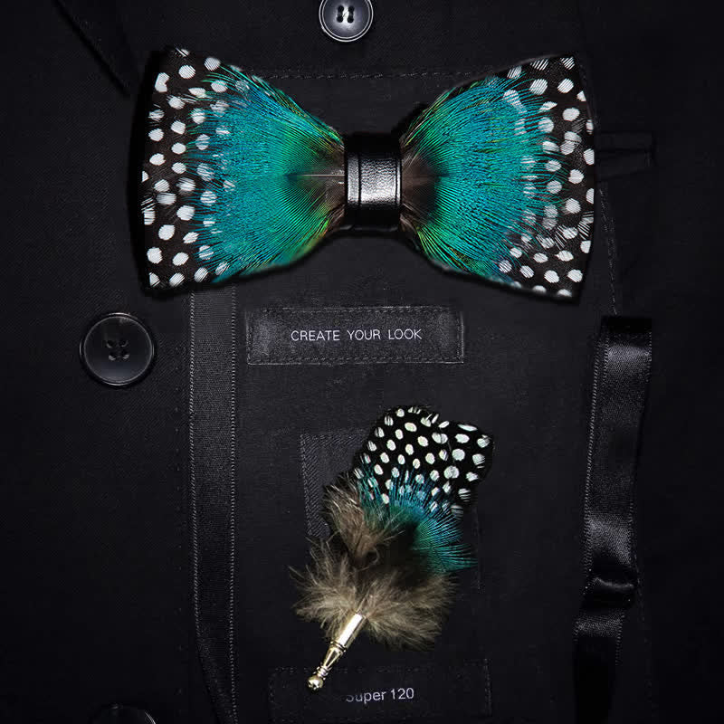 Nœud papillon à pois cyan et blanc avec épingle à revers