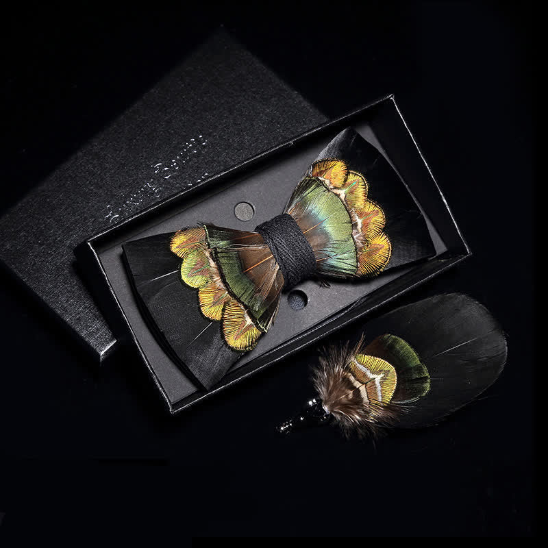 Nœud papillon à plumes noir et jaune-vert avec épingle à revers