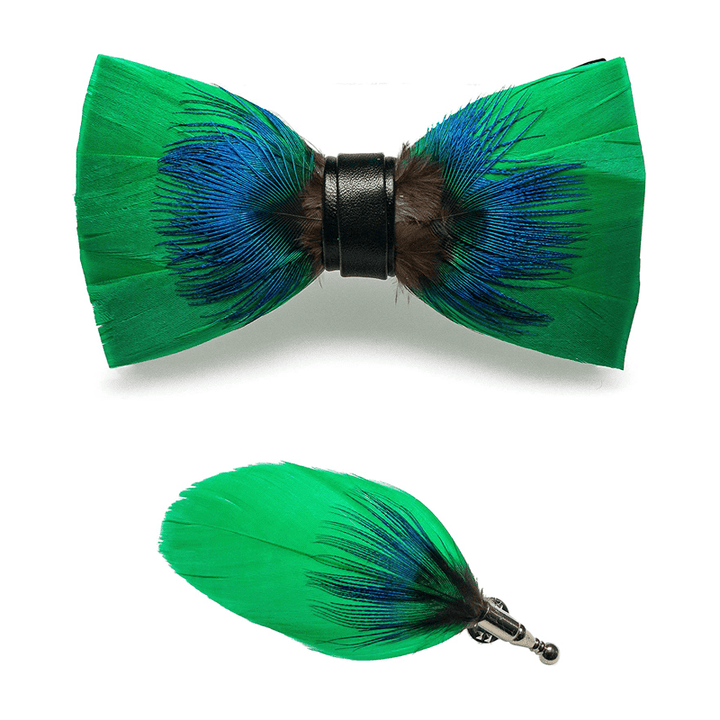 Nœud papillon fantaisie bleu et vert avec plumes et épingle à revers