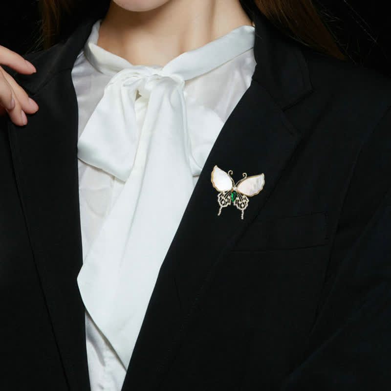 Broche papillon en coquillage naturel pour femme