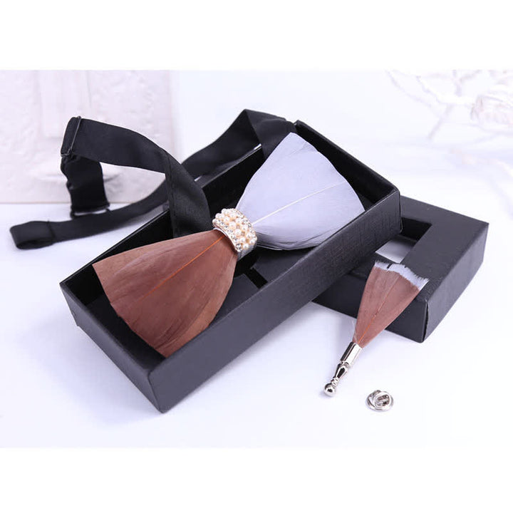 Nœud papillon en plumes de perles brillantes marron et blanches avec épingle à revers