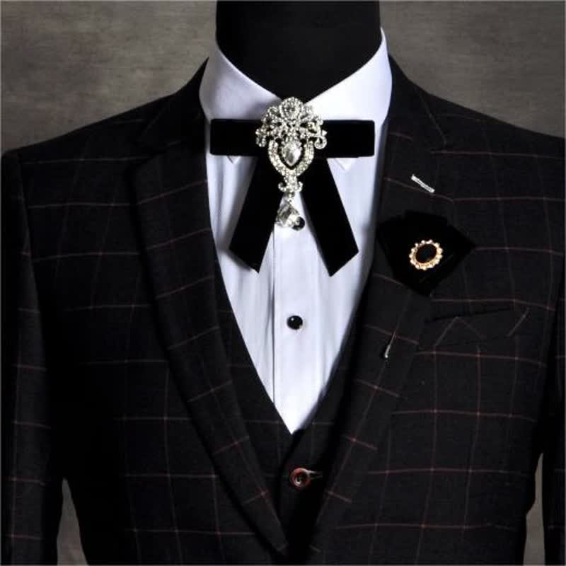 Lot de 2 broches royales en velours avec noeud papillon et strass