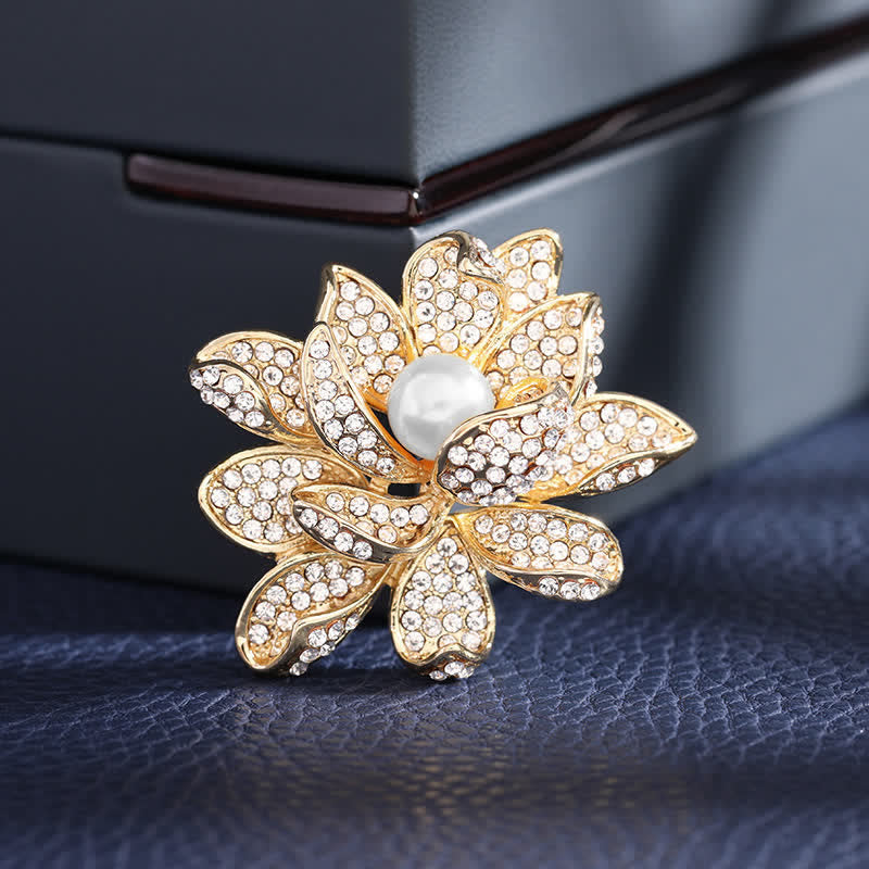 Broche en perles de lotus pour femme