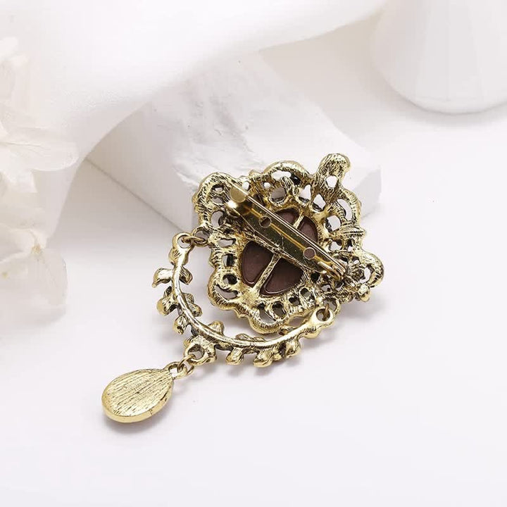 Broche en forme de larme pour femme avec camée Maiden