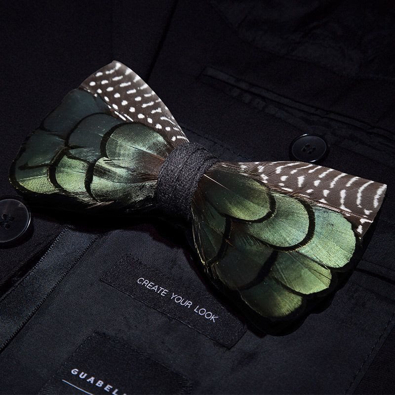 Nœud papillon en plumes d'oie de paon vert et marron avec épingle à revers