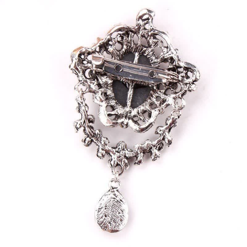 Broche en forme de larme pour femme avec camée Maiden