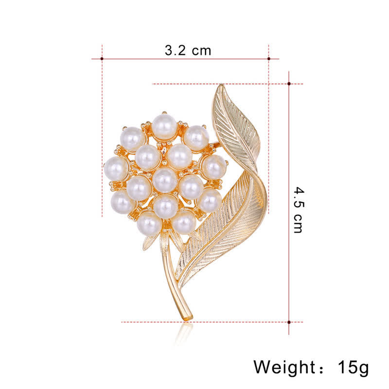 Broche en perles et fleurs fraîches pour femme