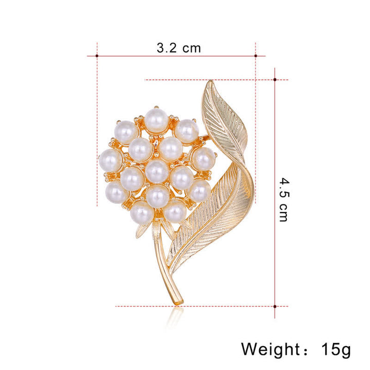 Broche en perles et fleurs fraîches pour femme