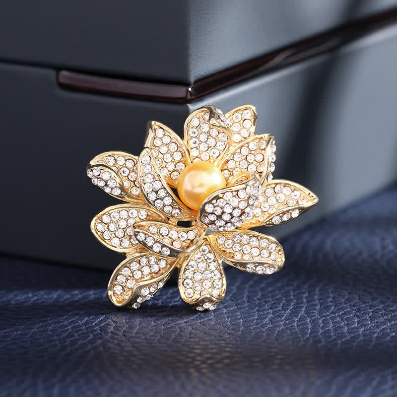 Broche en perles de lotus pour femme