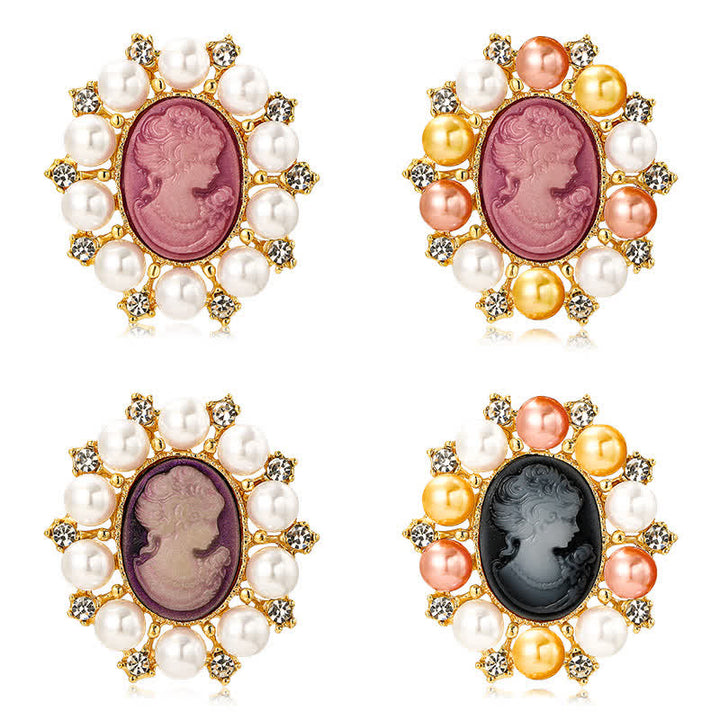 Broche en perles représentant la beauté du palais des femmes