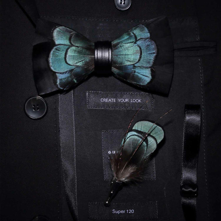 Nœud papillon en plumes noir et vert avec épingle à revers