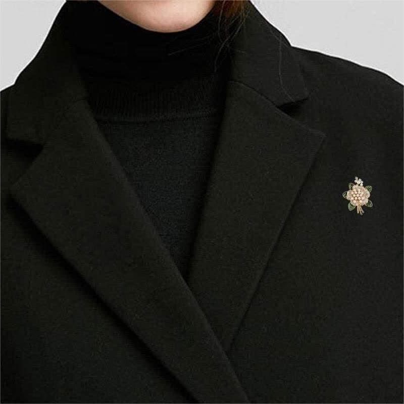 Broche florale en perles pour femme