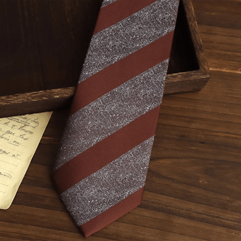 Cravate à rayures en bloc marron et gris pour homme - image 2