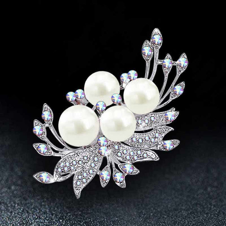 Broche en perles et fleurs de phénix pour femme