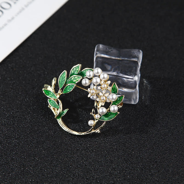 Broche couronne de fleurs de gardénia pour femme
