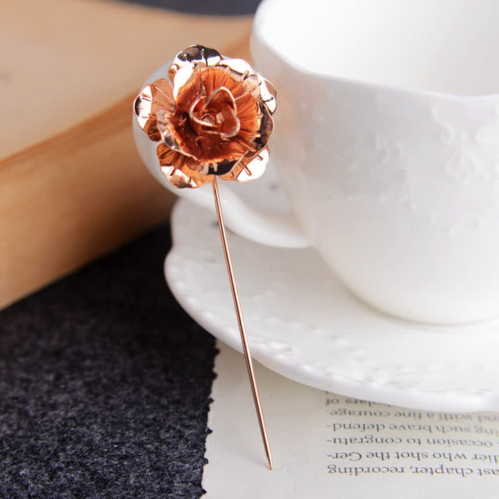 Broche en métal en forme de rose pour homme