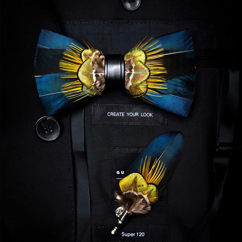 Nœud papillon en plumes de paon bleu et jaune pour enfant avec épingle à revers