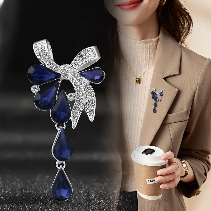 Broche fantaisie en forme de nœud papillon en forme de larme pour femme