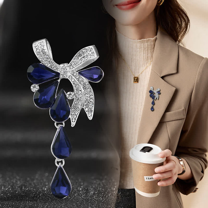 Broche fantaisie en forme de nœud papillon en forme de larme pour femme
