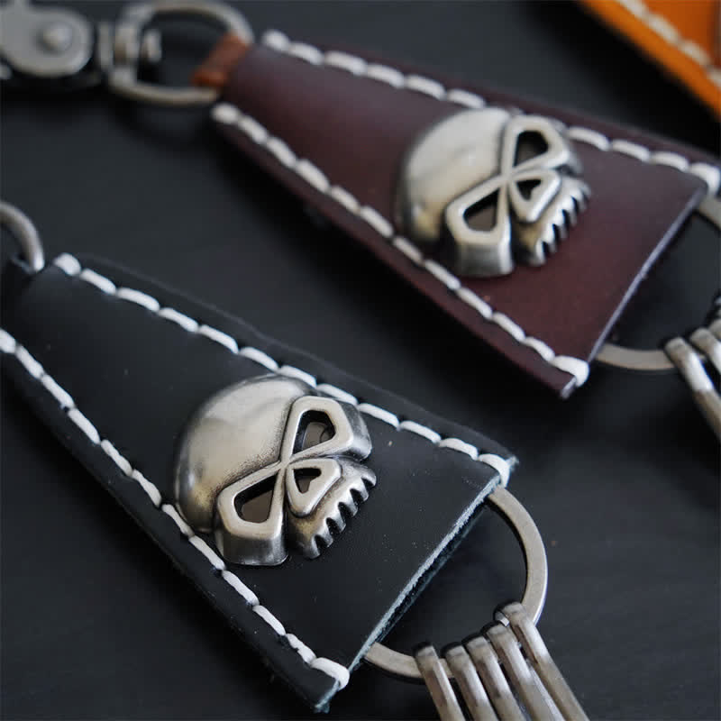 Porte-clés en cuir fait main avec tête de mort punk