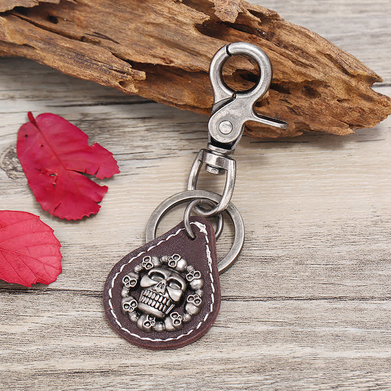 Porte-clés en cuir avec pendentif tête de squelette punk