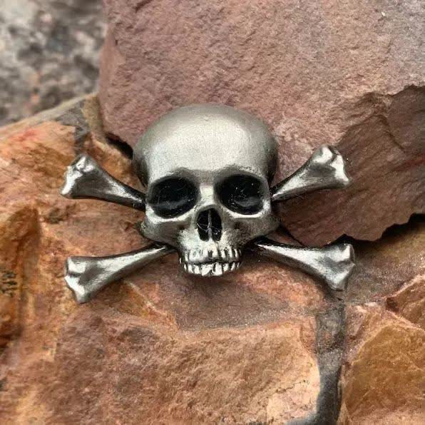 Superbe broche tête de mort gothique rétro
