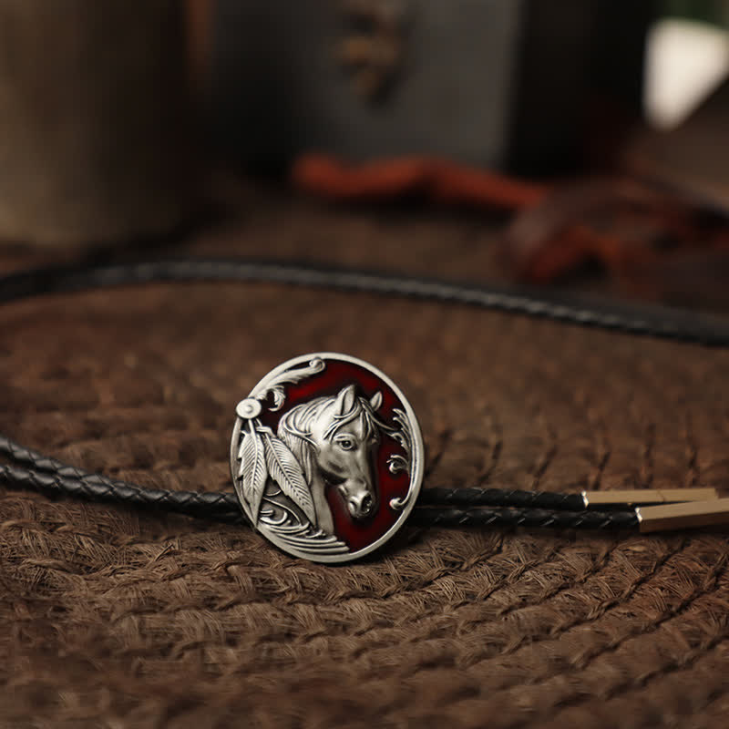 Cravate Bolo en relief avec tête de cheval - Rouge - Cuir PU - image 1