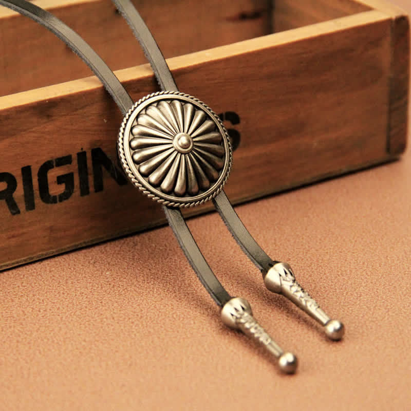 Chaîne de pull ronde Concho Bolo Tie