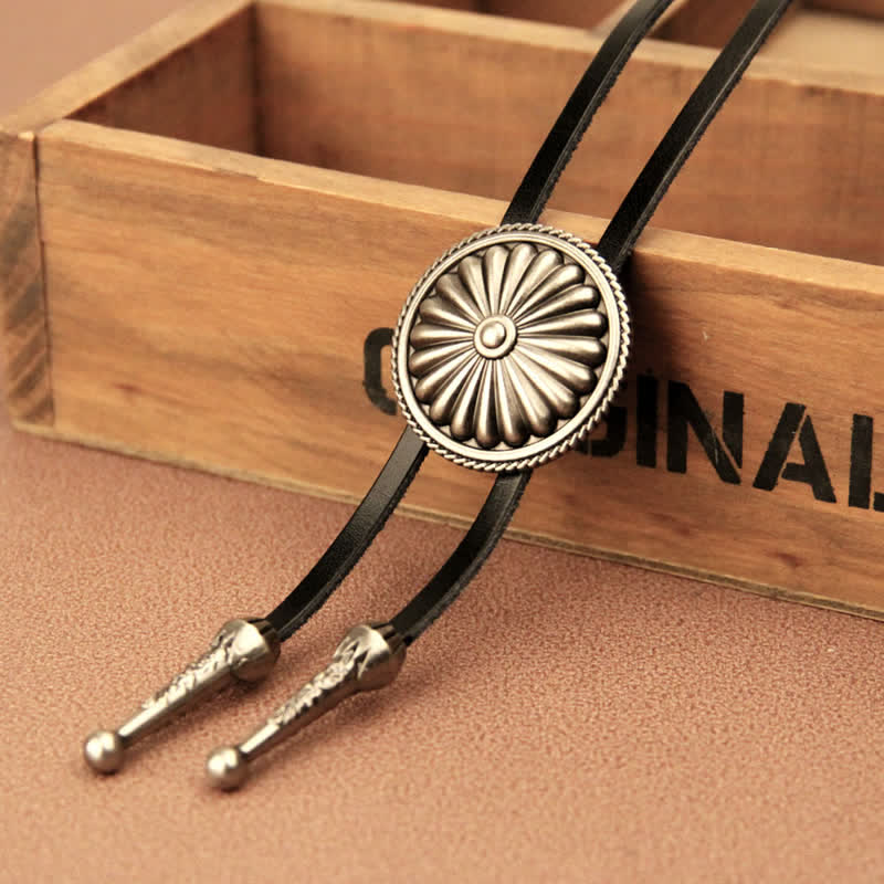 Chaîne de pull ronde Concho Bolo Tie