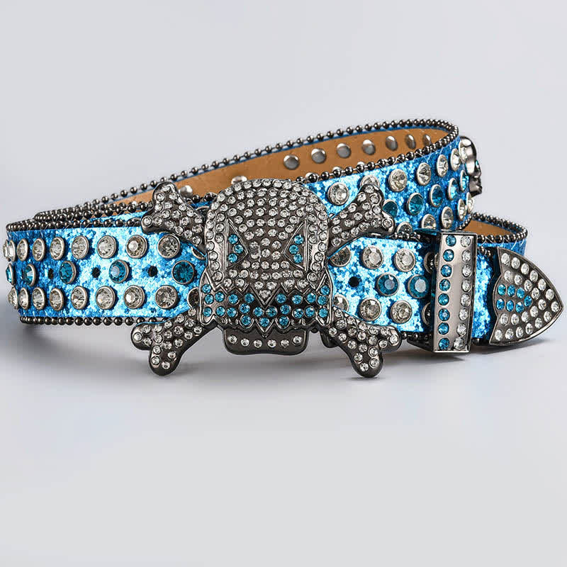 Ceinture en cuir cloutée avec strass et tête de mort