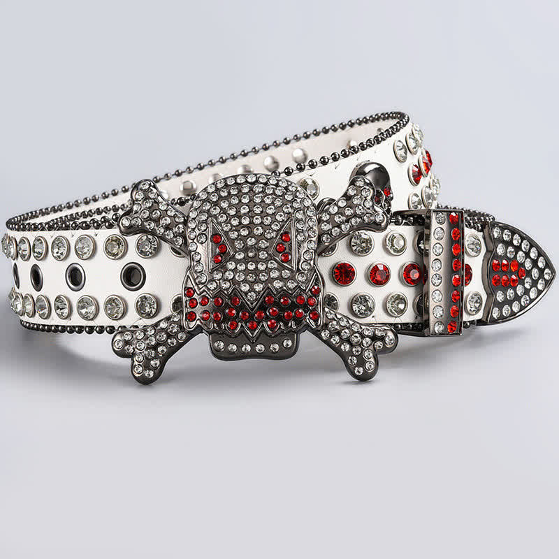 Ceinture en cuir cloutée avec strass et tête de mort