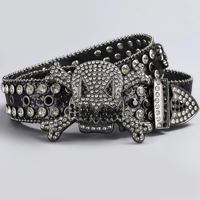 Ceinture en cuir cloutée avec strass et tête de mort