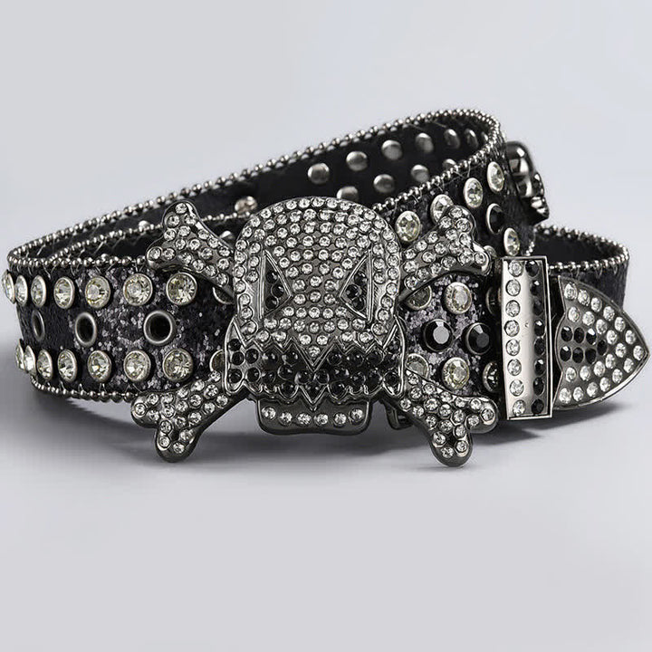 Ceinture en cuir cloutée avec strass et tête de mort