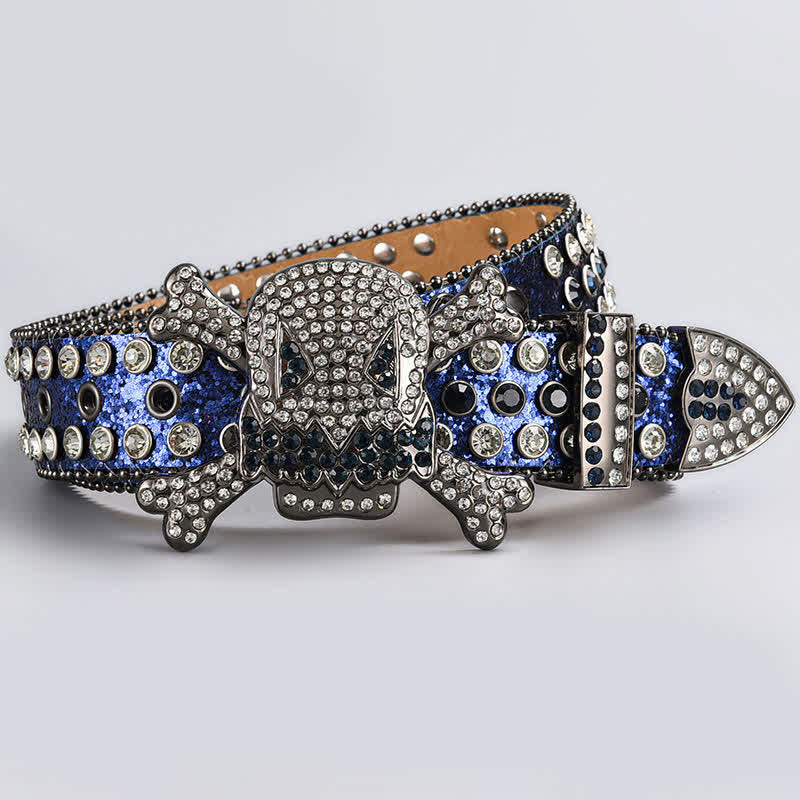 Ceinture en cuir cloutée avec strass et tête de mort