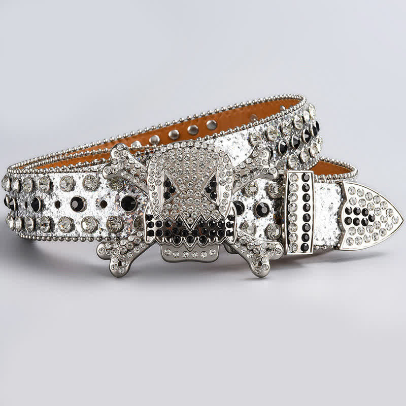 Ceinture en cuir cloutée avec strass et tête de mort