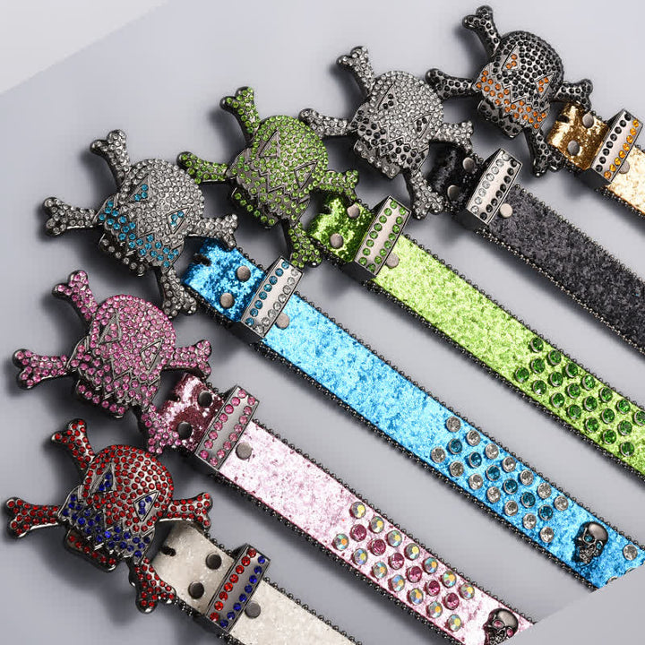 Ceinture en cuir cloutée avec strass et tête de mort