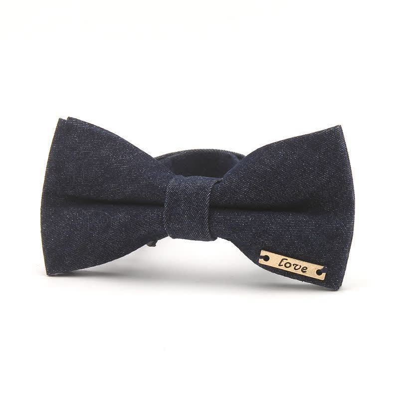 Nœud papillon en coton denim bleu marine foncé à décors métalliques pour homme