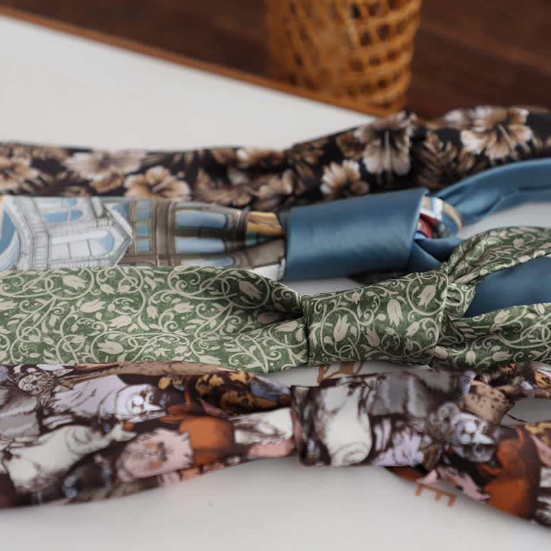 Cravate pour homme à motif floral et animalier