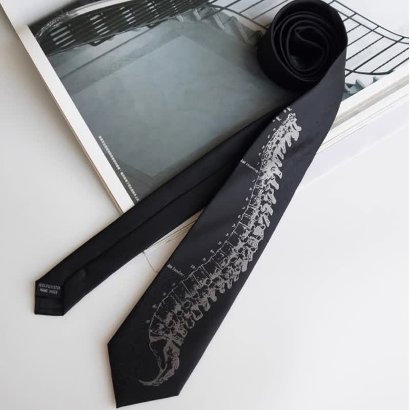 Cravate brodée noire pour homme avec tête de mort