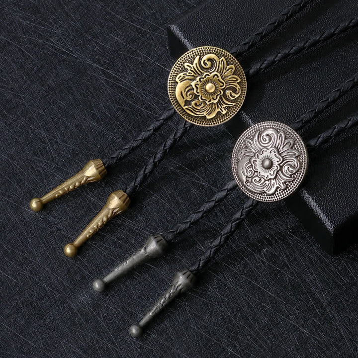Cravate bolo classique tendance avec motif de fleur sculptée ronde