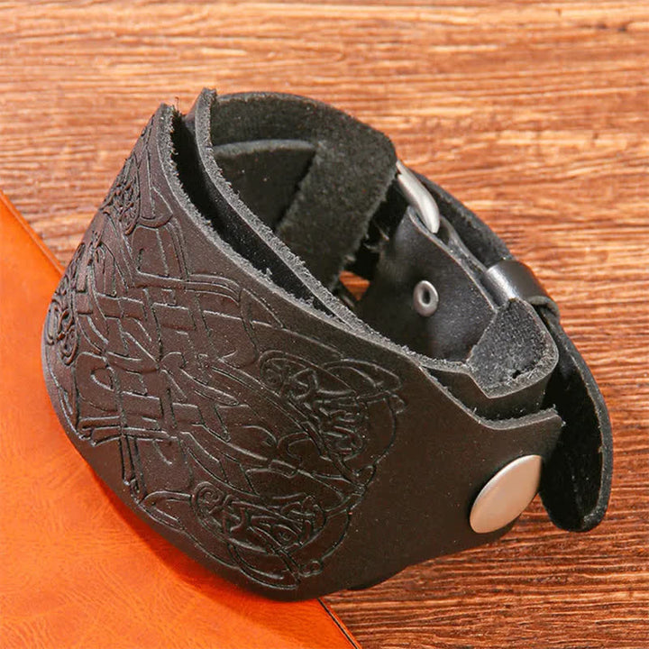 Bracelet de montre en cuir à motif de noeud celtique en relief